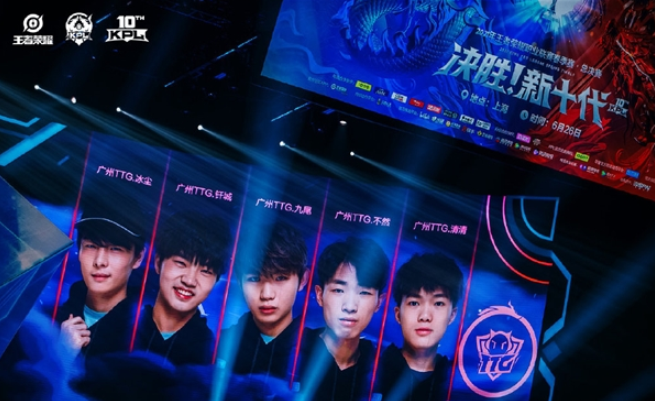 她在最近的 她在最近的