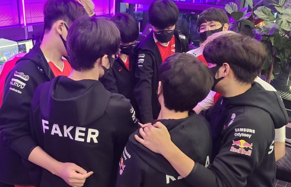 具有举足轻 具有举足轻