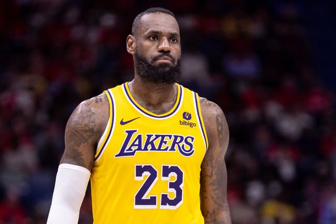 司职右后卫 司职右后卫